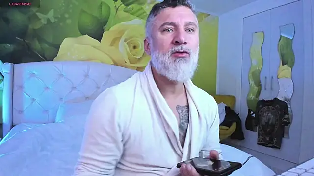 Snapshot of BlowMyXXL chatting on 02.08.26 BlowMyXXL online show from 02.08.26