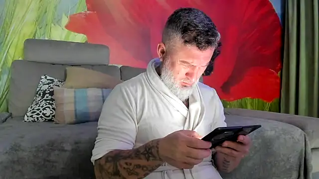 Snapshot of BlowMyXXL chatting on 02.11.26 BlowMyXXL online show from 02.11.26