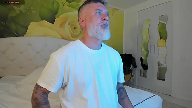 Snapshot of BlowMyXXL chatting on 03.20.26 BlowMyXXL online show from 03.20.26