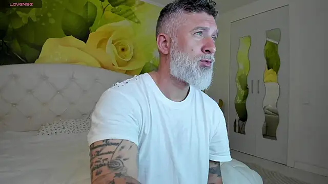 Snapshot of BlowMyXXL chatting on 03.22.26 BlowMyXXL online show from 03.22.26