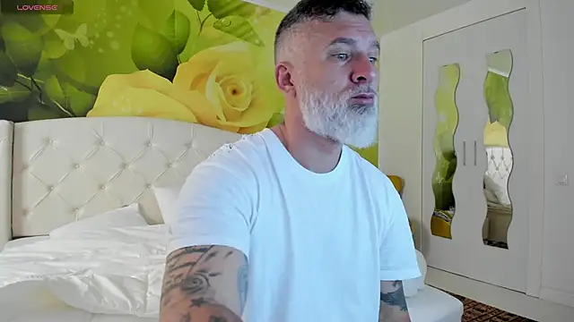 Snapshot of BlowMyXXL chatting on 03.29.26 BlowMyXXL online show from 03.29.26