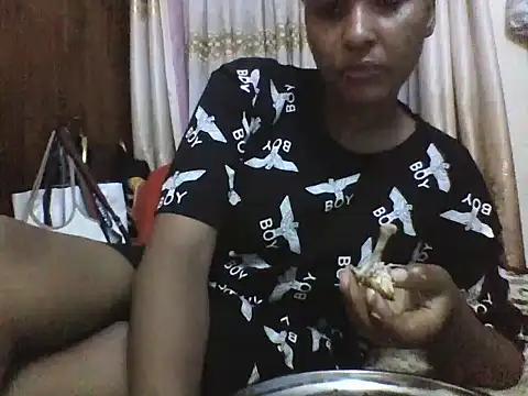 Snapshot of sweety_babra chatting on 02.25.25 sweety babra online show from 02.25.25