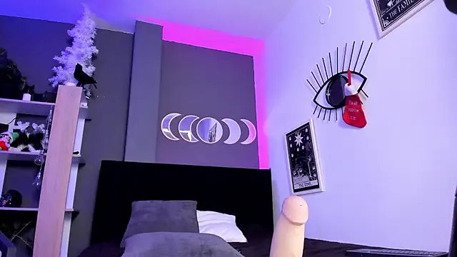 Snapshot of Raven_Witch_ chatting on 01.05.25 Raven Witch online show from 01.05.25