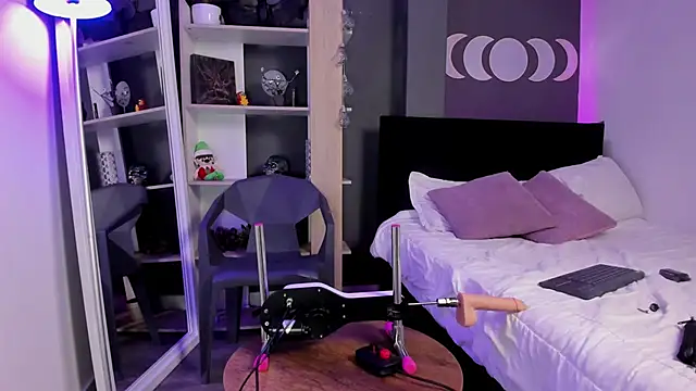 Snapshot of Raven_Witch_ chatting on 01.31.25 Raven Witch online show from 01.31.25