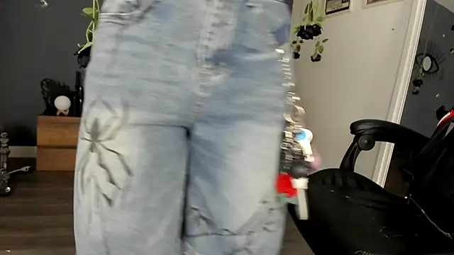 Raven Witch  online show from 03.12.26