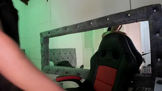 Snapshot of sarajhonson_dl chatting on 02.20.25 sarajhonson dl online show from 02.20.25