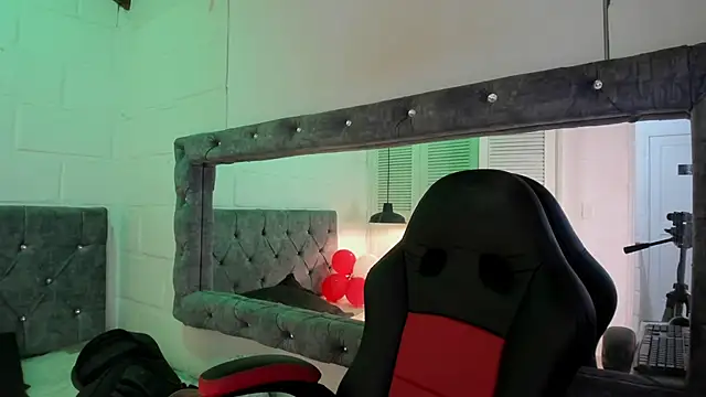 Snapshot of sarajhonson_dl chatting on 02.26.25 sarajhonson dl online show from 02.26.25