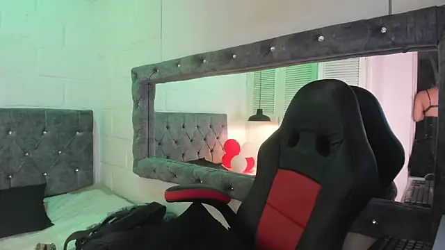 Snapshot of sarajhonson_dl chatting on 02.27.25 sarajhonson dl online show from 02.27.25