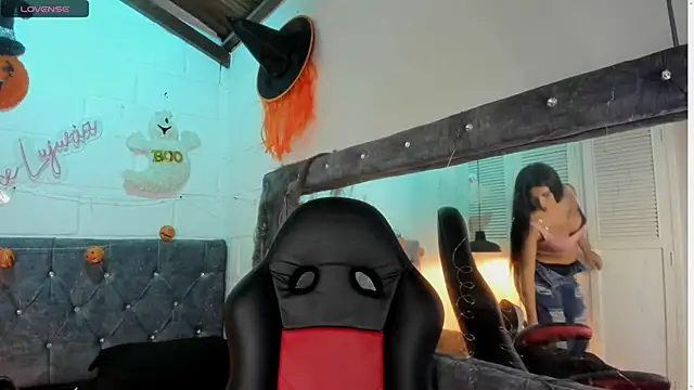 Snapshot of sarajhonson_dl chatting on 10.16.25 sarajhonson dl online show from 10.16.25