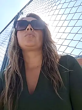 lauramcdowell1 online show from 02.08.25