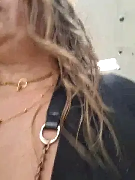 lauramcdowell1 online show from 02.14.25