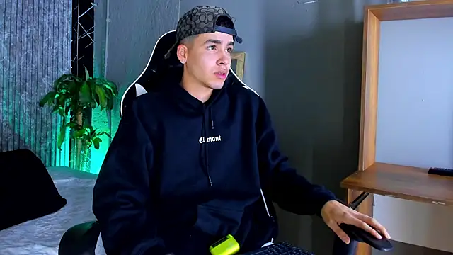 Mike 0233  online show from 03.18.25