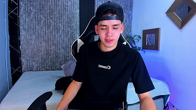 Mike 0233  online show from 09.17.25