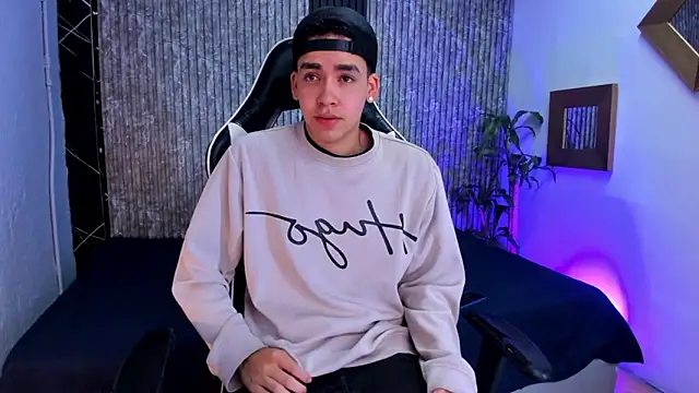 Mike 0233  online show from 09.18.25