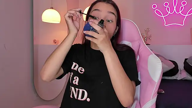 violeth hill online show from 02.07.25