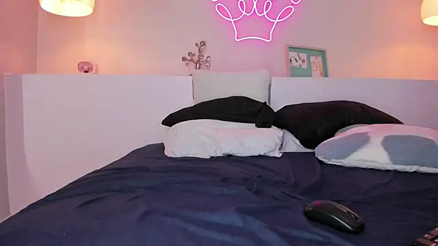 violeth hill online show from 02.07.25