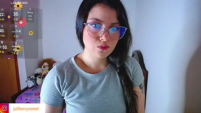 juli05star20 online show from 10.21.25