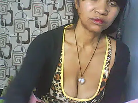 Snapshot of nene_belle chatting on 07.25.26 nene belle online show from 07.25.26