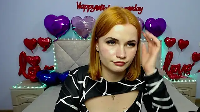 Snapshot of MargaritaKiss chatting on 02.15.25 MargaritaKiss online show from 02.15.25