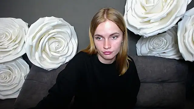 Snapshot of MargaritaKiss chatting on 10.11.25 MargaritaKiss online show from 10.11.25