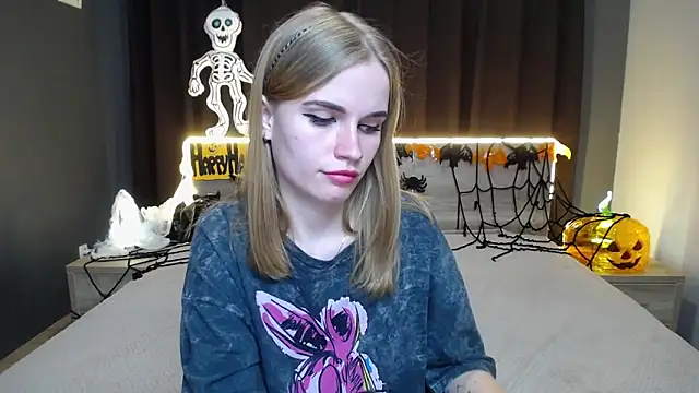 Snapshot of MargaritaKiss chatting on 10.16.25 MargaritaKiss online show from 10.16.25