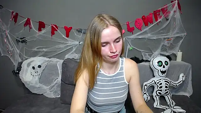 Snapshot of MargaritaKiss chatting on 10.20.25 MargaritaKiss online show from 10.20.25