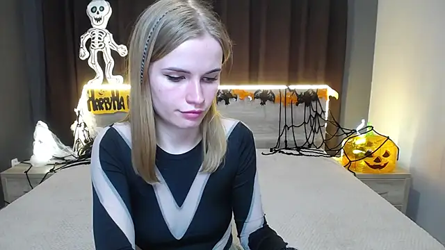 Snapshot of MargaritaKiss chatting on 10.21.25 MargaritaKiss online show from 10.21.25