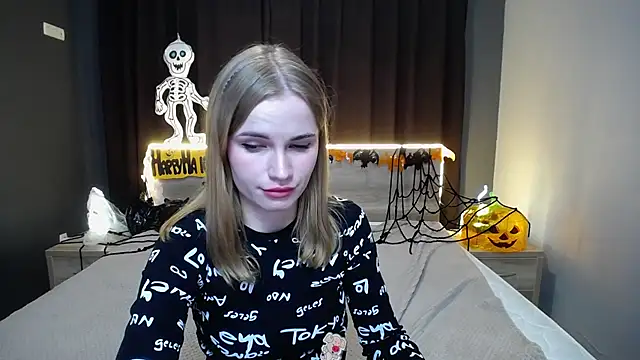 Snapshot of MargaritaKiss chatting on 10.22.25 MargaritaKiss online show from 10.22.25