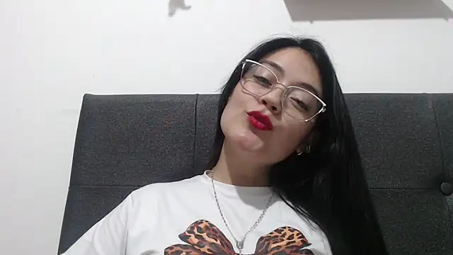 Snapshot of Alisha_99 chatting on 10.27.25 Alisha 99 online show from 10.27.25