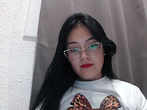 Snapshot of Alisha_99 chatting on 11.16.25 Alisha 99 online show from 11.16.25