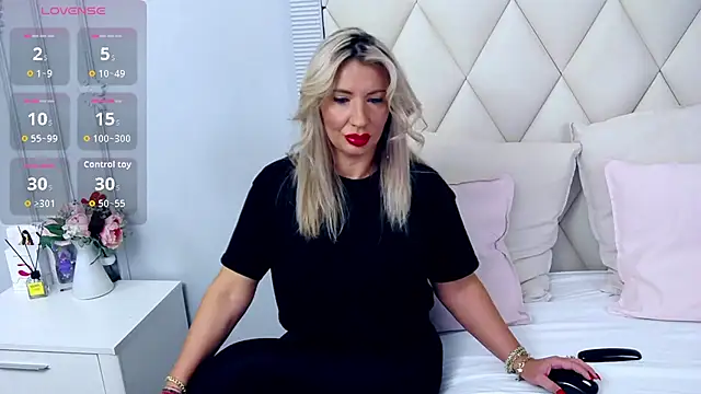 GinaBear online show from 09.29.25