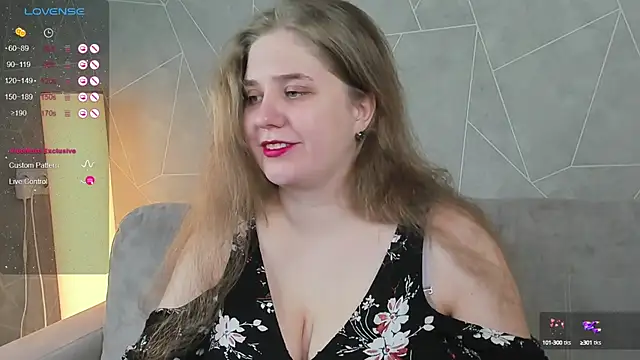 Snapshot of Megan_Violer chatting on 01.26.25 Megan Violer online show from 01.26.25