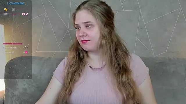 Snapshot of Megan_Violer chatting on 02.12.25 Megan Violer online show from 02.12.25