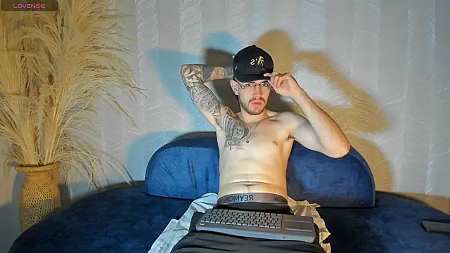 Snapshot of CodyWalkerR chatting on 06.21.26 CodyWalkerR online show from 06.21.26