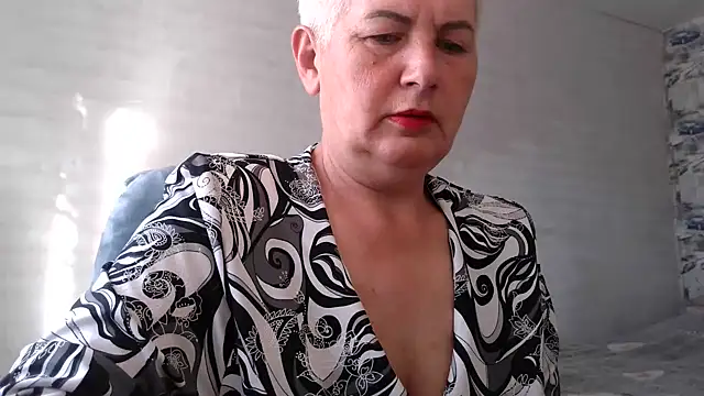 NicoleOlla online show from 09.16.25