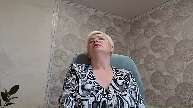 NicoleOlla online show from 10.28.25