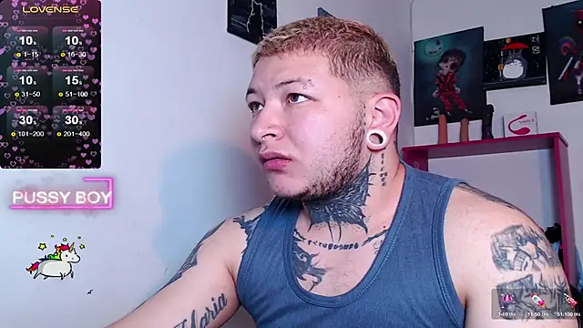 Snapshot of princeFtm chatting on 02.10.25 princeFtm online show from 02.10.25