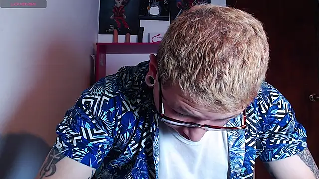 Snapshot of princeFtm chatting on 02.14.25 princeFtm online show from 02.14.25