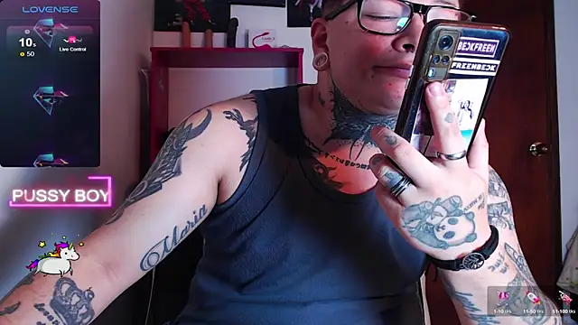 Snapshot of princeFtm chatting on 02.15.25 princeFtm online show from 02.15.25