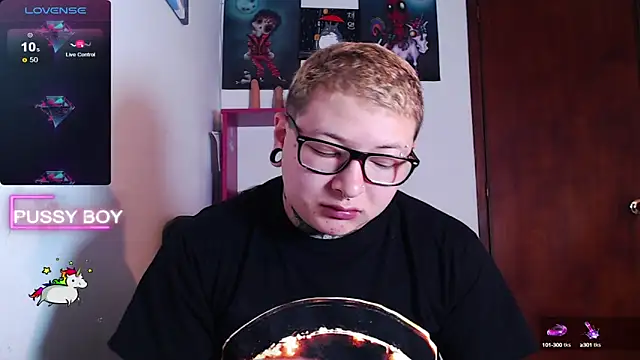 Snapshot of princeFtm chatting on 02.16.25 princeFtm online show from 02.16.25