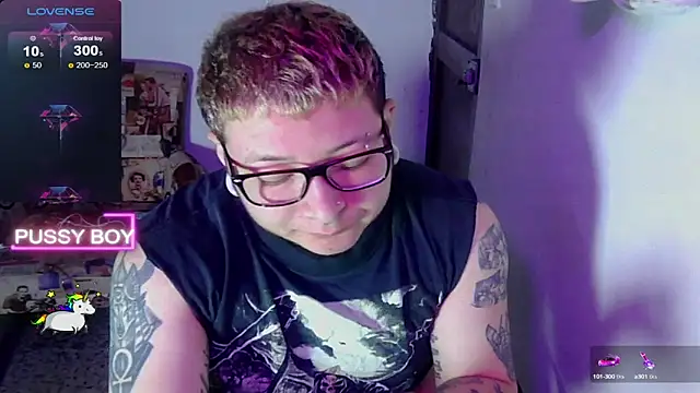 Snapshot of princeFtm chatting on 03.09.25 princeFtm online show from 03.09.25