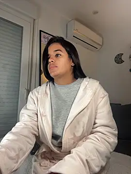 Snapshot of EmelyRogers chatting on 11.20.25 EmelyRogers online show from 11.20.25