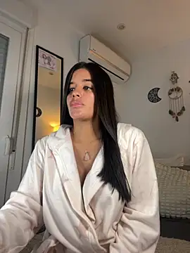 Snapshot of EmelyRogers chatting on 11.28.25 EmelyRogers online show from 11.28.25