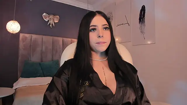 Maaiitee online show from 12.04.24