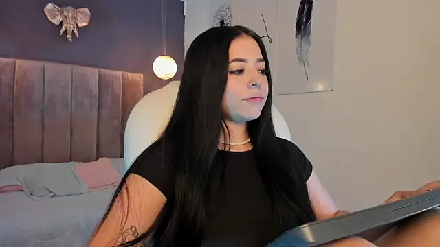 Maaiitee online show from 03.09.25