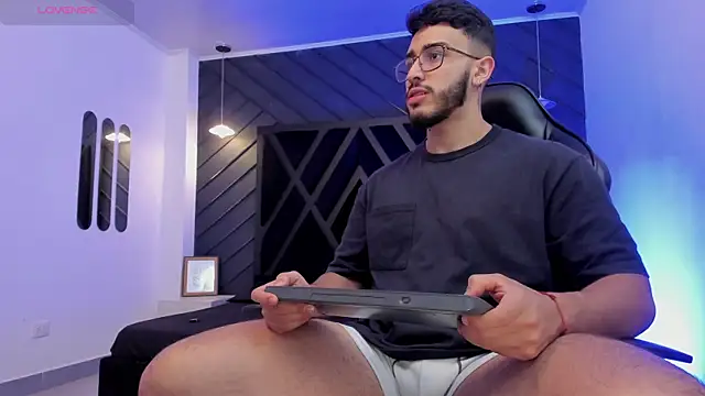 Liam Kleiin online show from 11.30.25