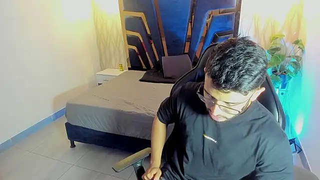 Liam Kleiin online show from 03.06.26