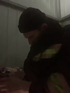 Snapshot of Boysex227 chatting on 12.27.24 Boysex227 online show from 12.27.24