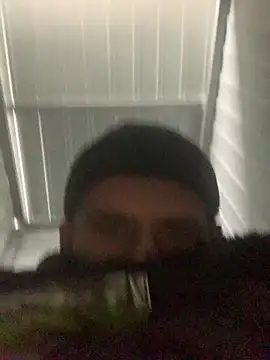 Snapshot of Boysex227 chatting on 12.28.24 Boysex227 online show from 12.28.24