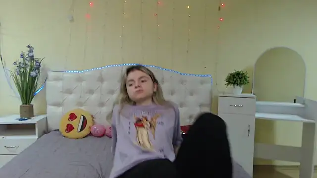 TinaRedly online show from 01.16.25